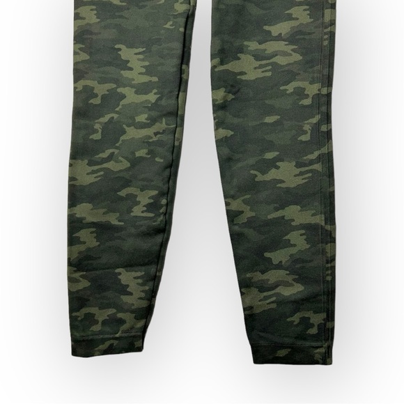 SPANX Look At Me Now Green Camo Seamless Leggings L - Picture 5 of 8